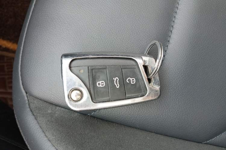 Used Volkswagen Tiguan L 2021 330TSI Automatic Two-Wheel Drive R-Line Enhanced Edition