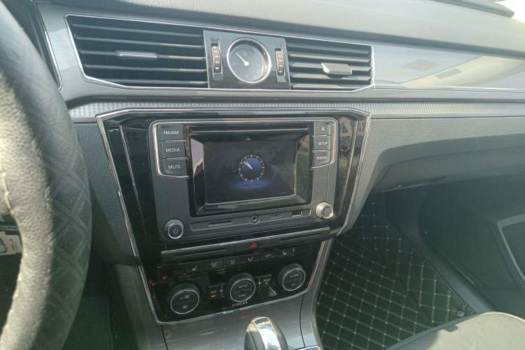 Used Volkswagen Passat 2016 330TSI DSG Luxury Edition
