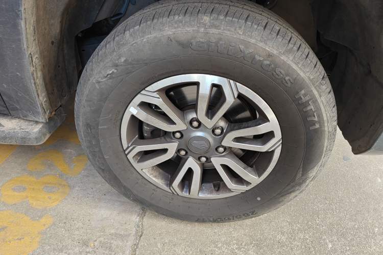 Used JMC DaDao 2023 All-Purpose Model 2.3T Diesel Manual 4x4 Standard-Wheel Comfort Edition
