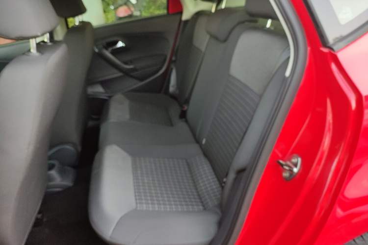 Used Volkswagen Polo 2016 1.6L Automatic Comfort Model