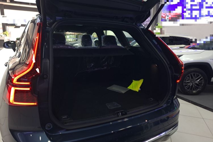 Used Volvo XC60 2026 B5 4x4 Smart Luxury Edition