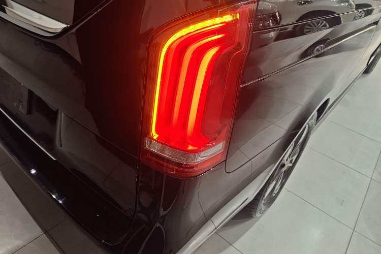 Used Mercedes-Benz V-Class 2021 V 260 L Long Wheelbase Prestige Edition
