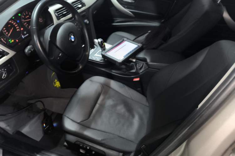 Used BMW 3 Series 2015 320Li Luxury Edition Fashion Model
