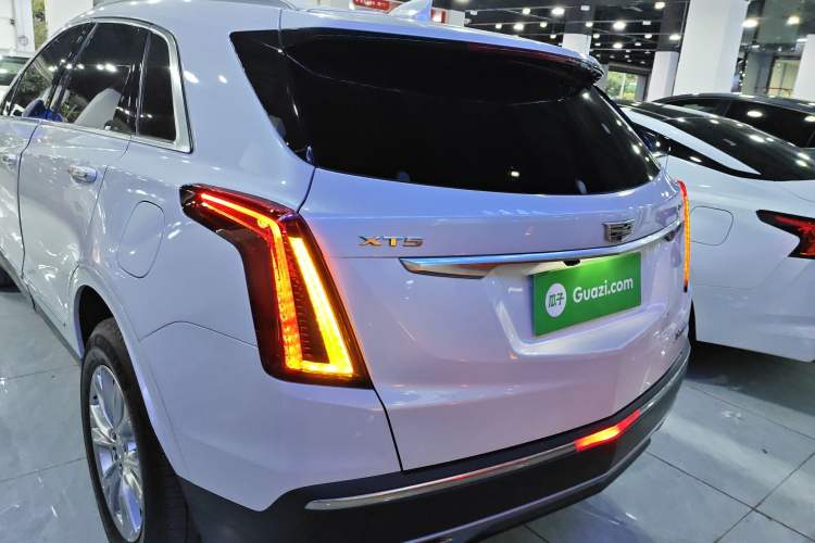 Used Cadillac XT5 2022 2.0T Two-Wheel Drive Luxury Version