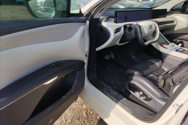 Used  LS7 2023 77 kWh Urban Fit Rear-Wheel Drive