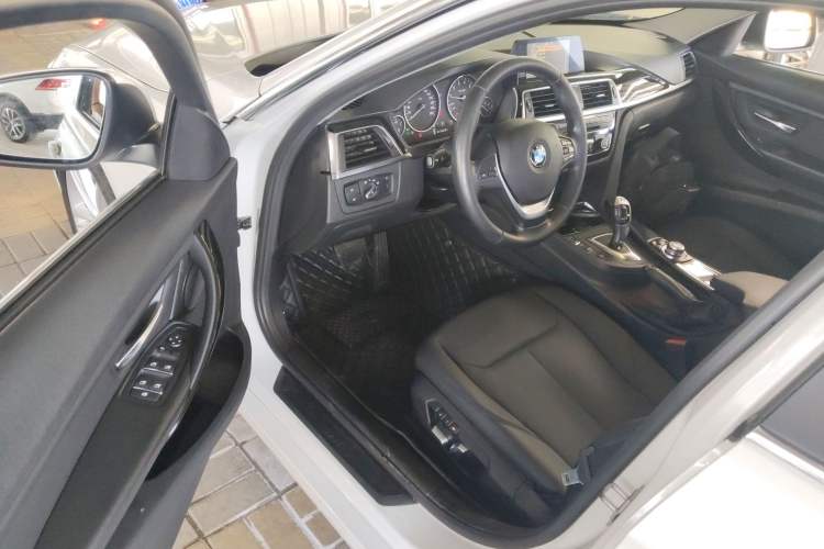 Used BMW 3 Series 2016 320Li Fashion Model
