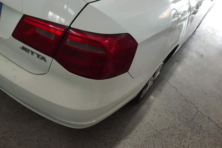 Used Volkswagen Jetta 2015 Value Edition 1.6L Manual Fashionable Style
