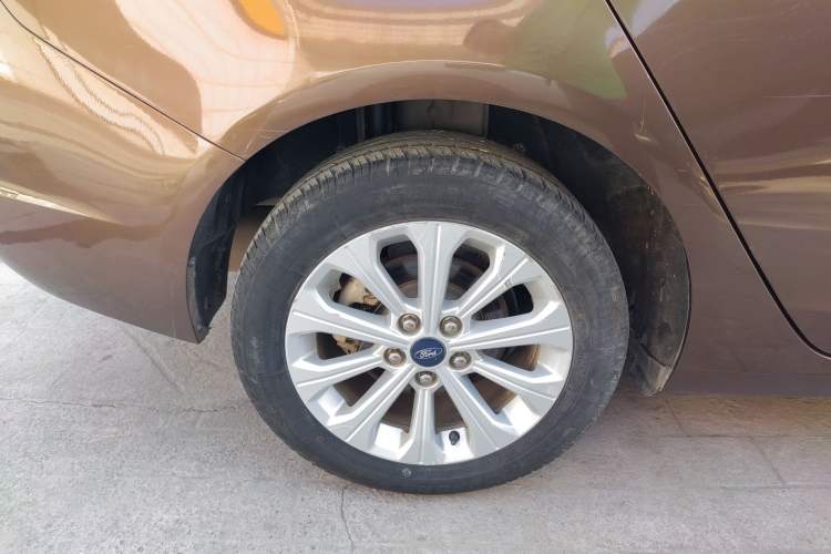 Used Ford Escort 2015 1.5L Automatic Fashion Model
