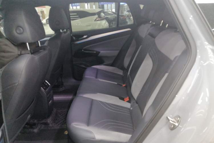 Used Volkswagen ID.4 CROZZ 2024 Facelifted PRO
