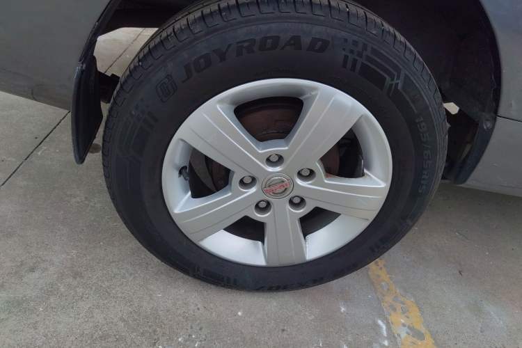 Used Jinbei Gold Hiace 2021 1.5L Passenger Van Travel Lion 6-Seater
