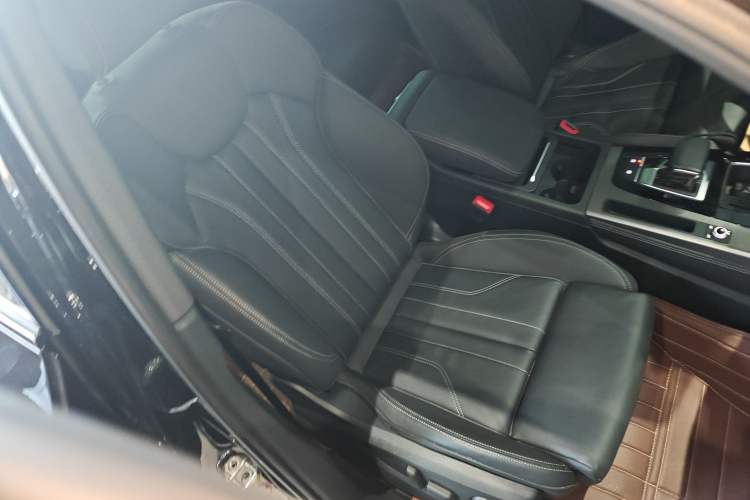 Used Audi Q5L 2023 40T Luxury Dynamic Model
