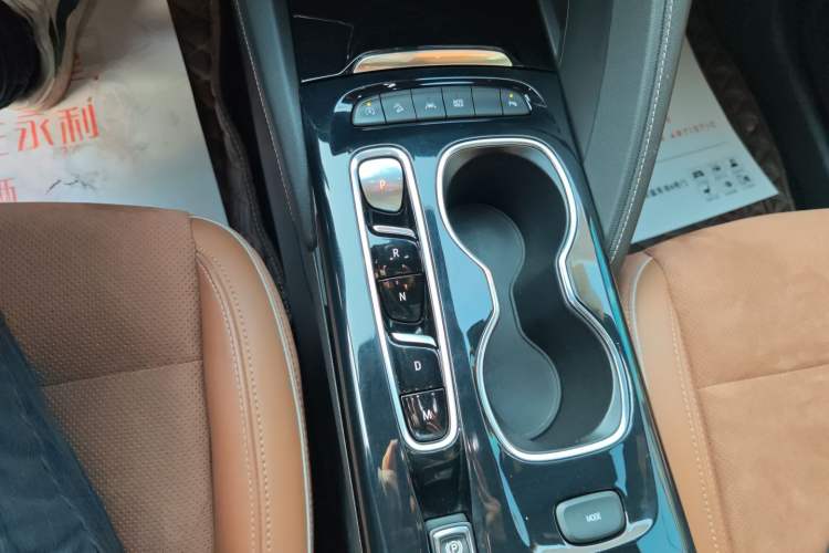 Used Buick Envision 2020 Encore S 652T Four-Wheel Drive Luxury Model
