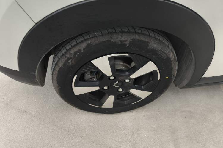 Used Wuling Bingo PLUS 2024 330 km Range Five-Seater Version
