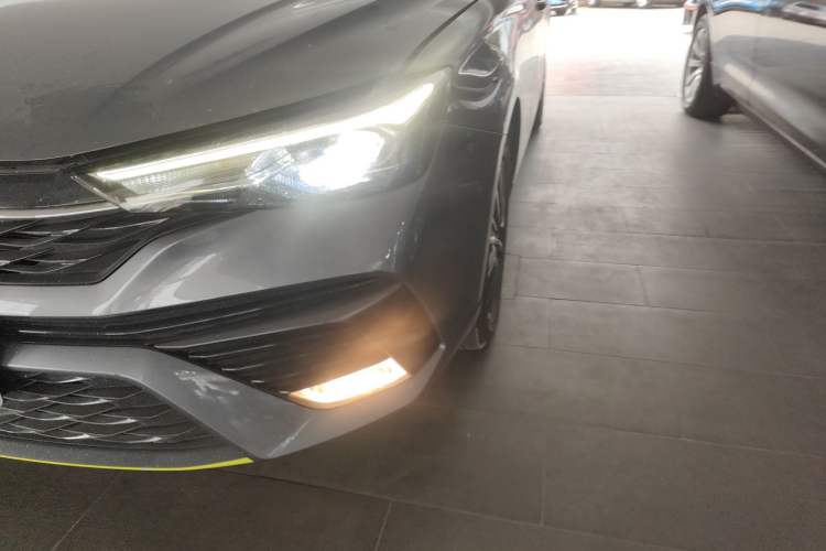 Used Roewe i5 2021 1.5L Manual Comfort Edition
