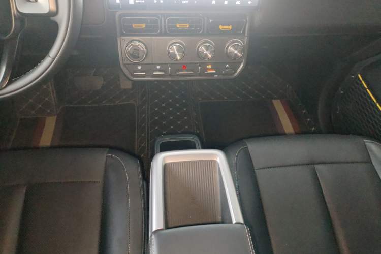 Used  V23 2025 401 Two-Wheel Drive Advanced Edition