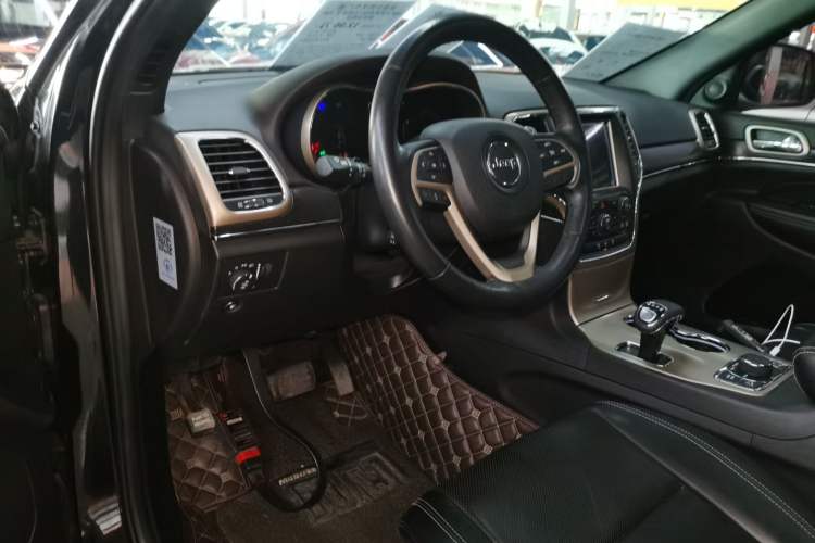 Used  Grand Cherokee 2014 3.0L Comfort Navigation Edition