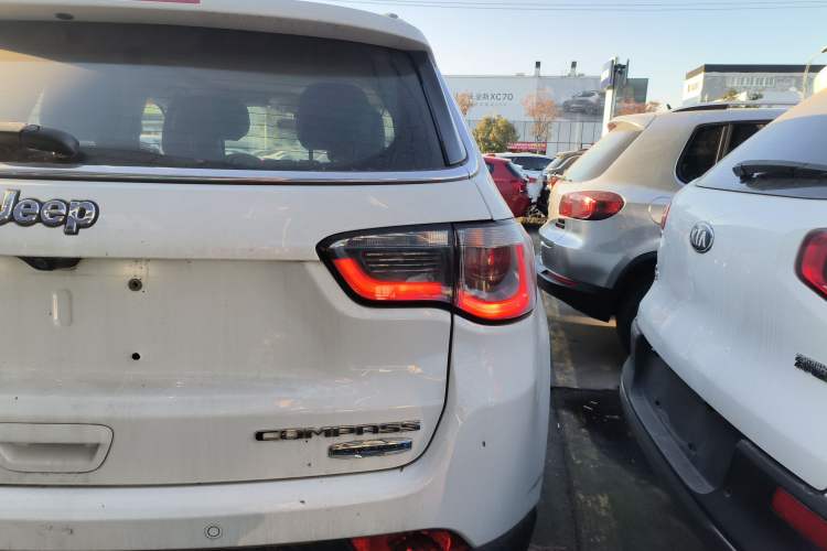 Used  Compass 2017 200T Automatic Family Edition
