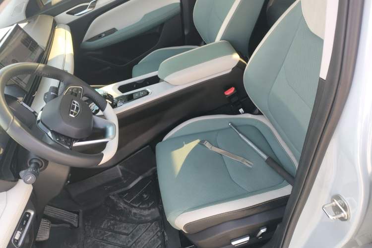 Used Geely Auto Emgrand L HiP 2022 1.5TD-DHT Pro 100KM Super Clean
