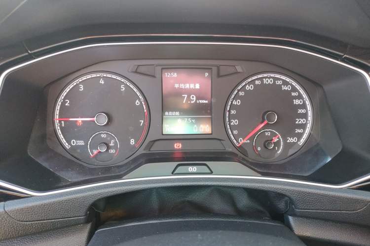 Used Volkswagen T-ROC 2018 280TSI DSG Two-Wheel-Drive Luxury Version China V Emission Standard
