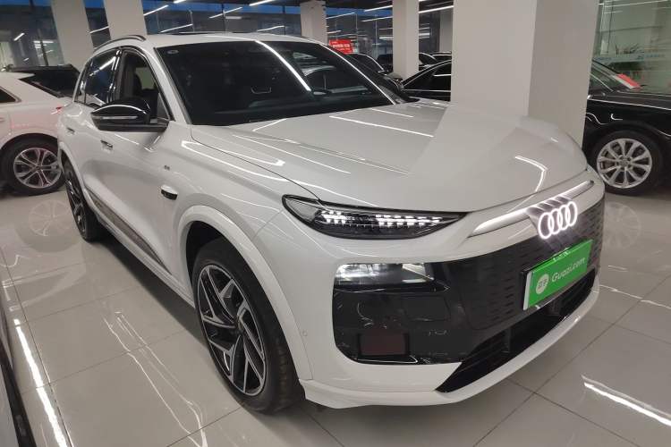 Used Audi Q6L e-tron 
