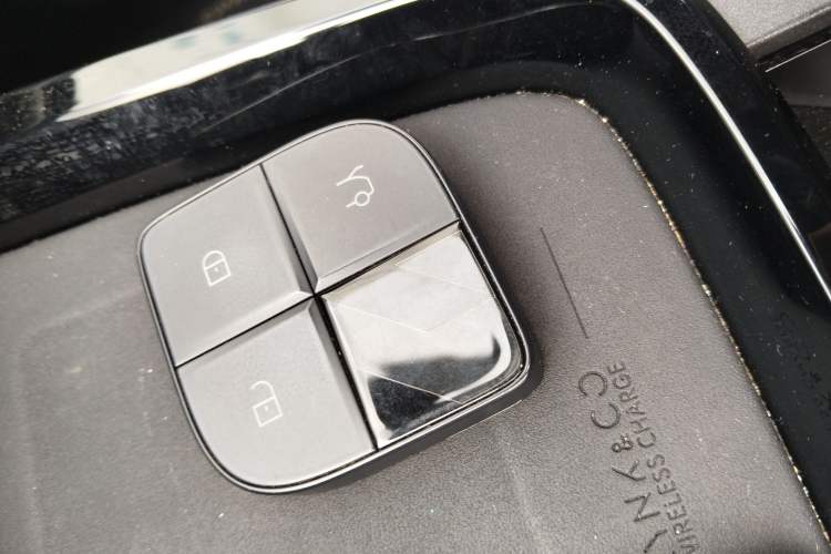 Used Lynk & Co 08 EM-P 2023 220km All-Wheel-Drive Performance Halo
