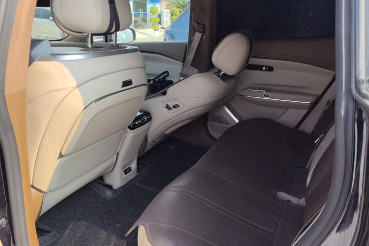 Used  HT 2023 670 Rear-Drive Ultra-High-Voltage NDA Version