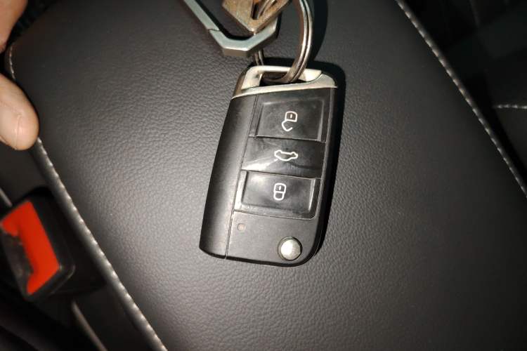 Used Volkswagen Tiguan L 2022 330TSI Automatic Two-Wheel Drive R-Line Enhanced Edition