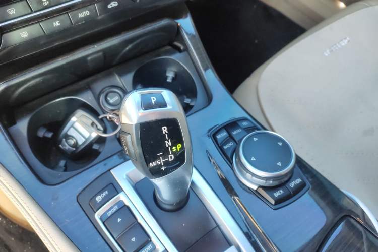 Used BMW 5 Series 2014 525Li Luxury Design Package
