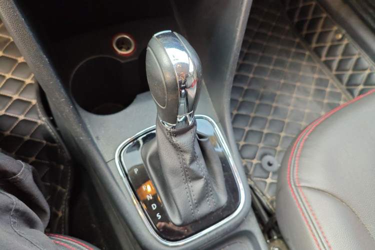 Used Volkswagen Polo 2016 1.6L Automatic Comfort Model