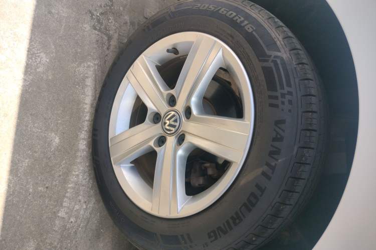 Used Volkswagen Lamando 2019 230TSI DSG Fashion Edition China VI
