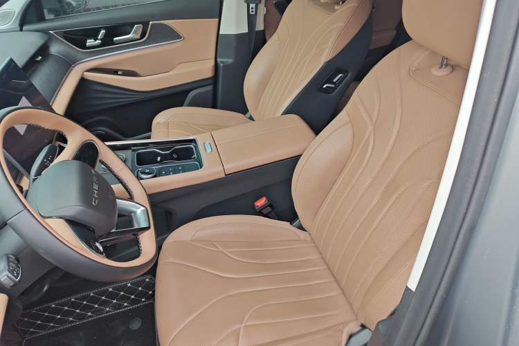 Used Chery Tiggo 8 L 2024 2.0T Two-Wheel Drive Prestige Version 5 Seats