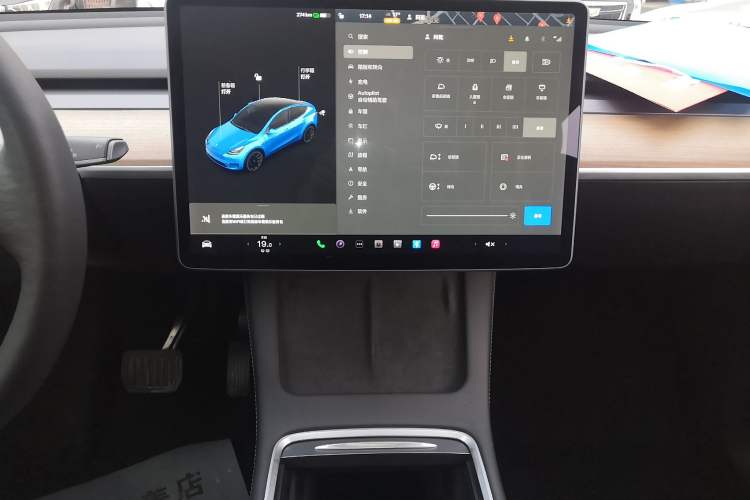 Used Tesla Model Y 2021 Long-Range All-Wheel-Drive Version
