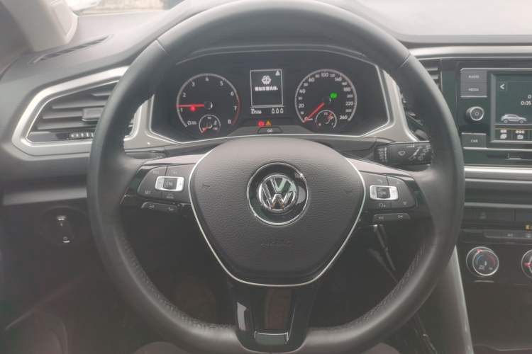 Used Volkswagen T-ROC 2019 230TSI DSG Two-Wheel-Drive Advanced Version China VI Standard
