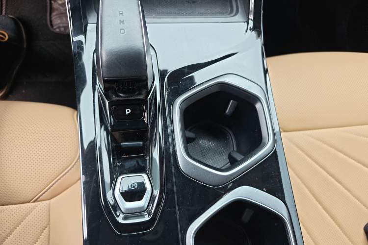 Used Geely Auto FX11 2023 1.5TD DCT Prestige Edition
