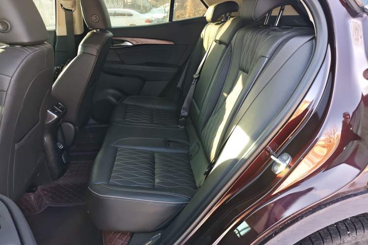 Used Buick Envision 2020 Encore S 652T All-Wheel-Drive Avenir
