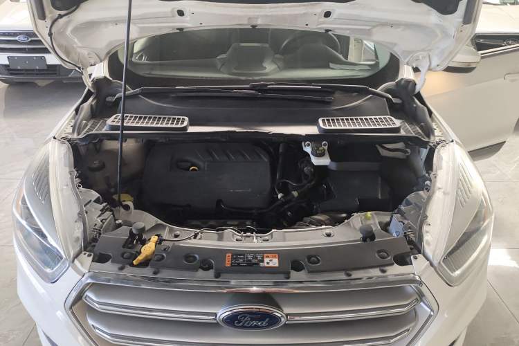 Used Ford Kuga 2018 EcoBoost 180 Two-Wheel-Drive Platinum Edition
