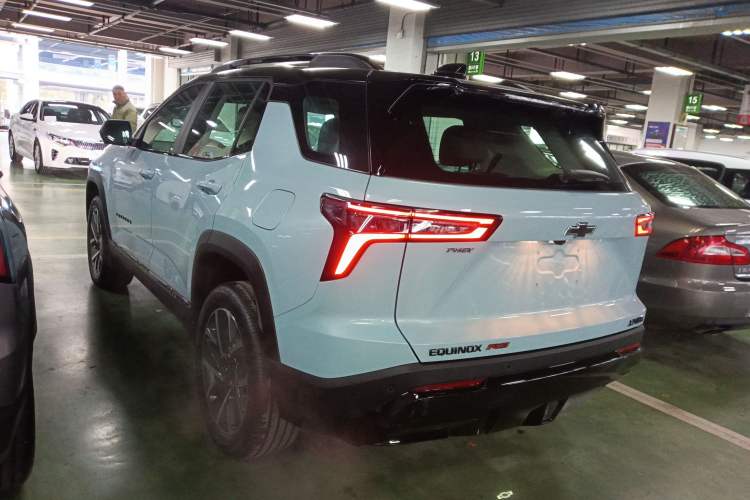 Used Chevrolet Equinox Plus 2024 102km RS Ultimate Edition
