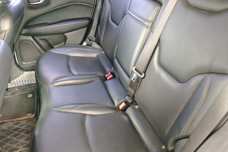 Used  Compass 2019 220T Automatic Family Edition
