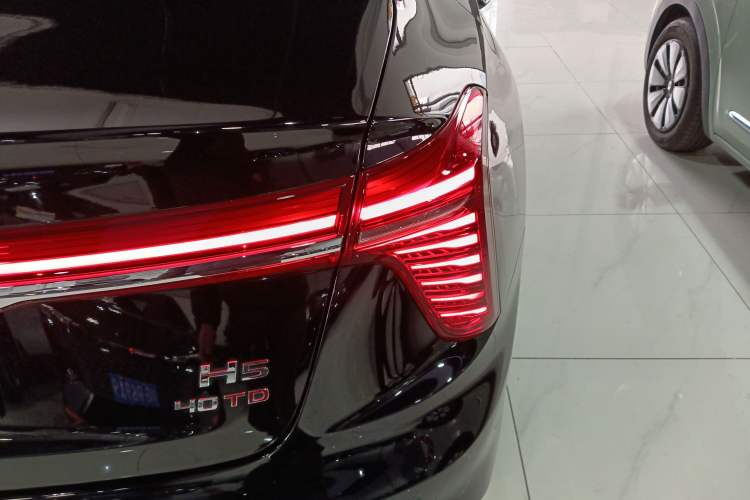 Used Hongqi H5 2024 2.0T Automatic Smart Connect Flagship Edition
