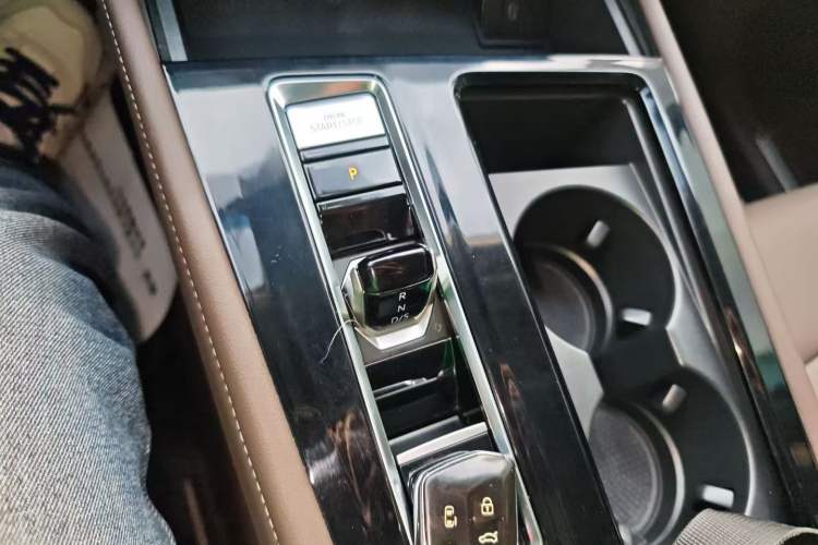 Used Volkswagen Viloran 2022 380TSI Luxury Edition