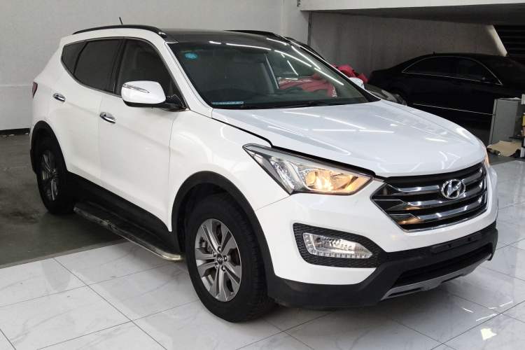 Used Hyundai Santa Fe 2013 2.4L Automatic Two-Wheel Drive Smart Version
