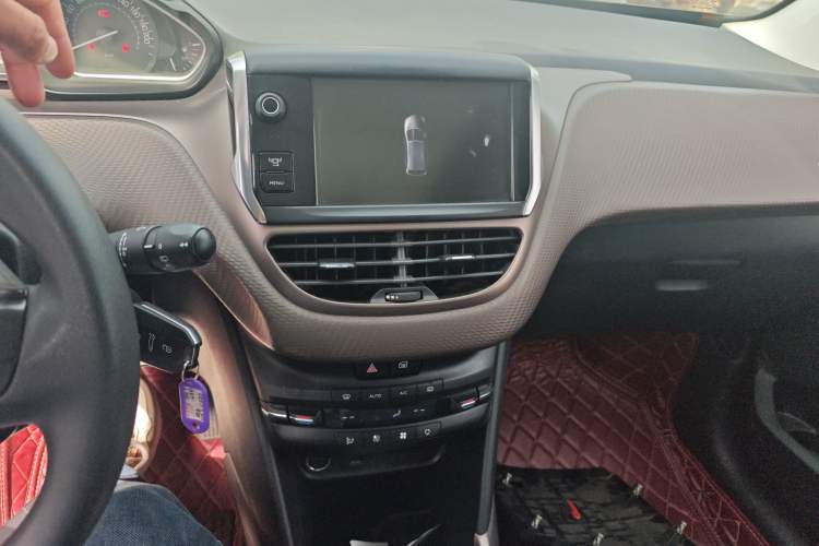 Used Peugeot 2008 2014 1.6L Automatic Fashion Edition