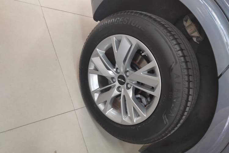 Used Genesis GV70 2025 2.5T Two-Wheel-Drive Luxury Edition
