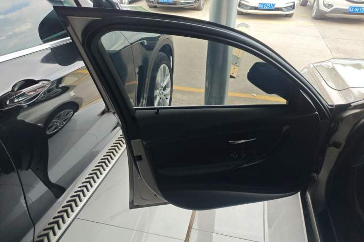 Used BMW 3 Series 2017 320Li Fashion Model
