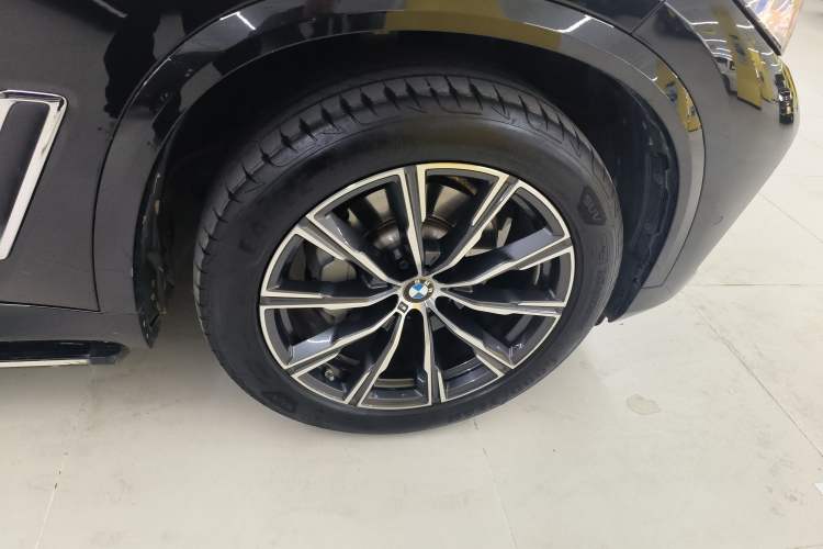 Used BMW X5 2022 Restyled xDrive 30Li Luxury Version M Sport Package
