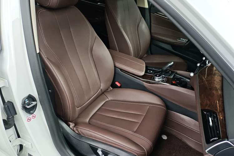 Used BMW 5 Series 2019 525Li Luxury Package
