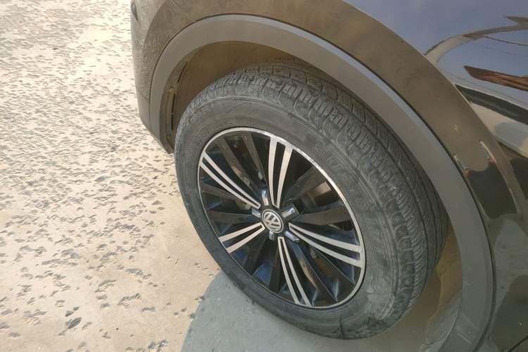 Used Volkswagen Tiguan L 2019 Updated Version 330TSI Automatic Two-Wheel Drive Panoramic Comfort Edition China VI Standard