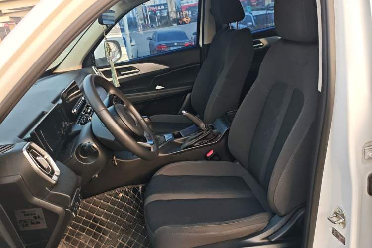 Used Great Wall King Kong Poer 2023 2.0T Manual Diesel Two-Wheel Drive Entrepreneurial Version with Long Flat Bed GW4D20M
