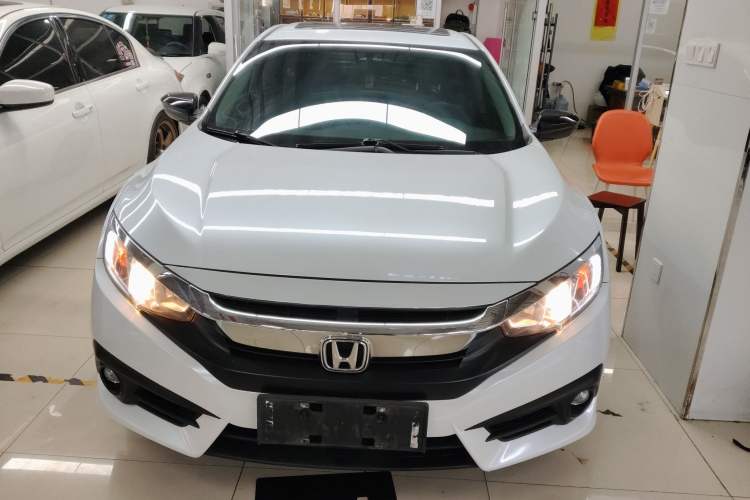 Used Honda Civic 2016 220TURBO CVT Luxury Edition
