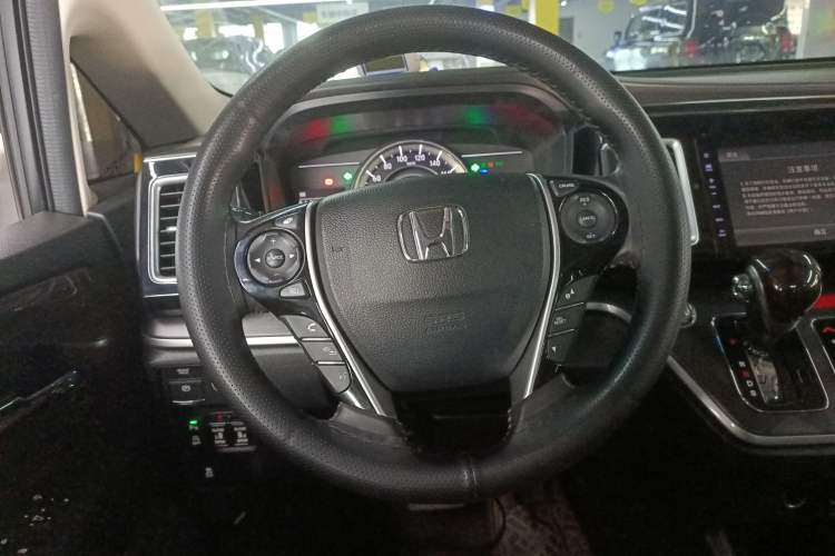 Used Honda Elysion 2016 2.4L Luxury Edition
